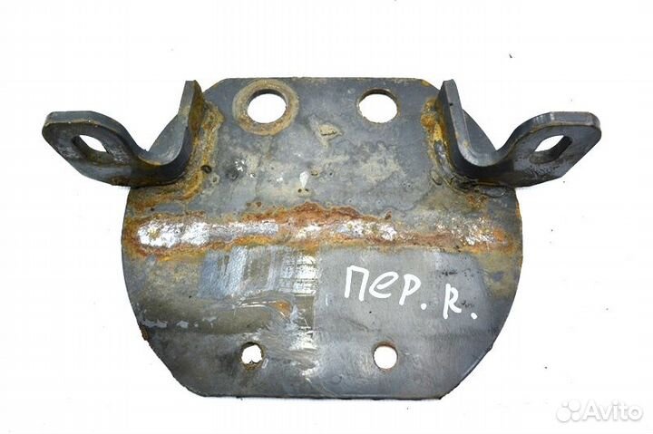 Кронштейн пневморессоры переднего моста, правый re