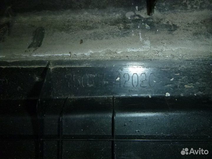 Накладка задней правой двери toyota RAV 4 2013