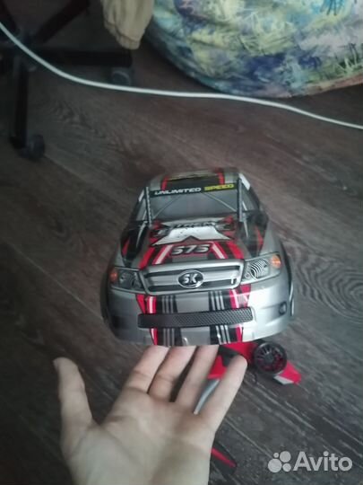 Машинка на радиоуправлении для дрифта