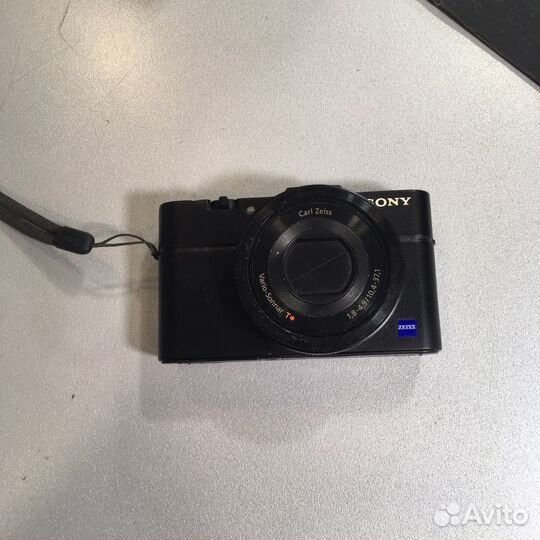 Фотооаппарат Sony DSC-RX100M2