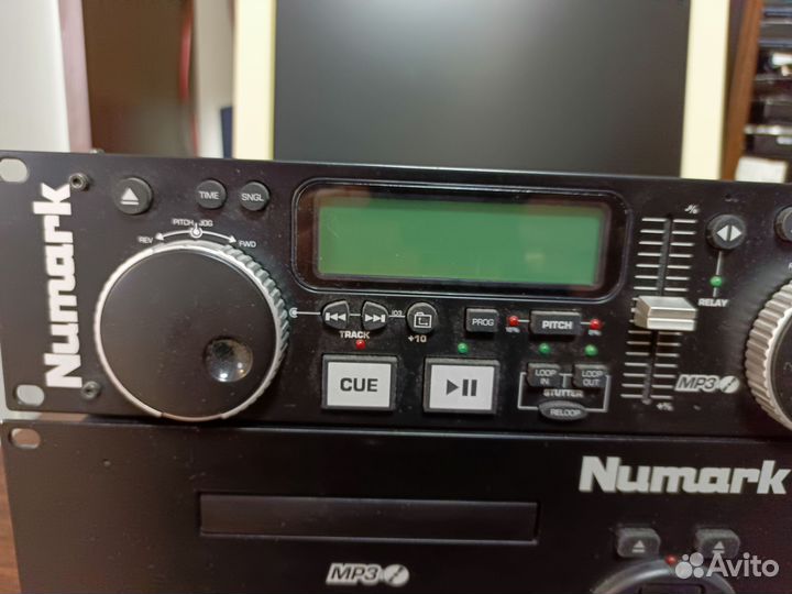 Профессиональный CD/mp3 проигрыватель numark mp302