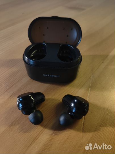 Беспроводные Bluetooth наушники Rock Space EB30