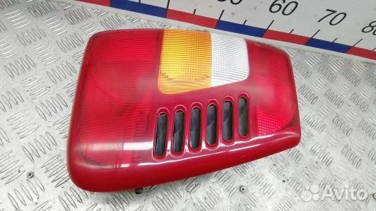 Фонарь задний левый jeep grand cherokee WJ (GEA01M