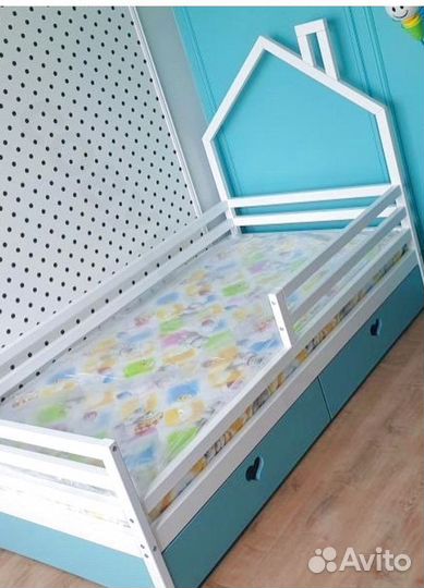 Новая детская кровать домик