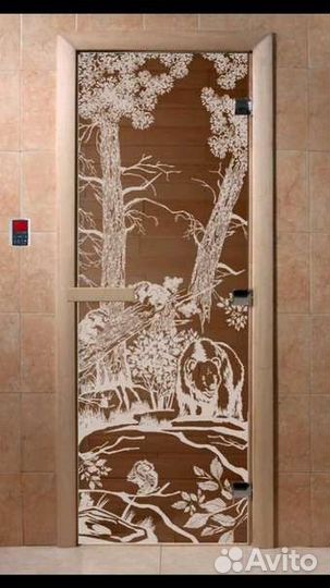 Дверь стеклянная в баню