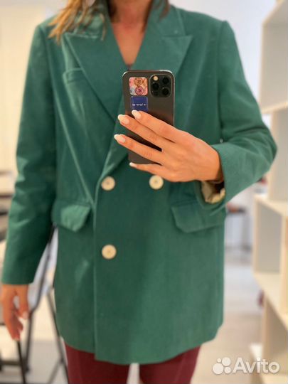 Велюровый пиджак женский