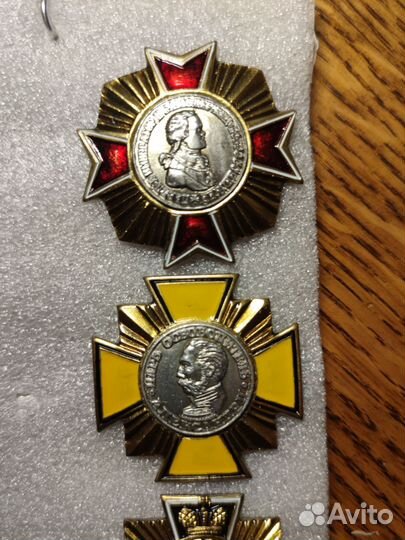 Значки (ордена) сувенирные с императорами России