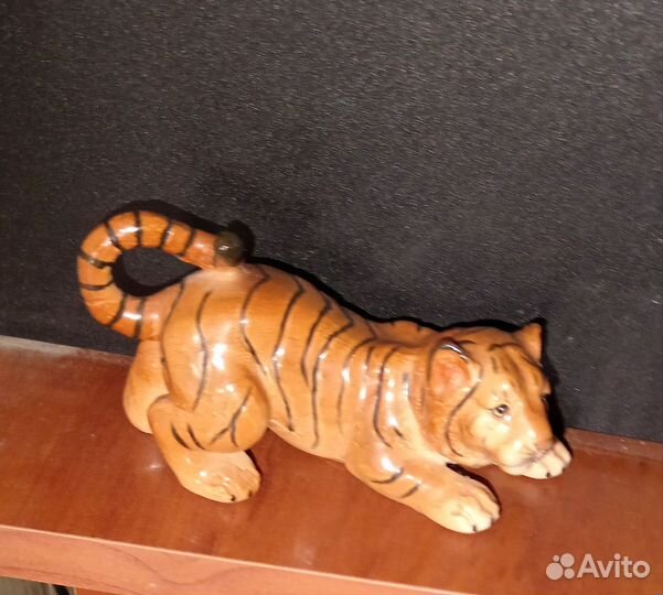 Статуэтка тигр
