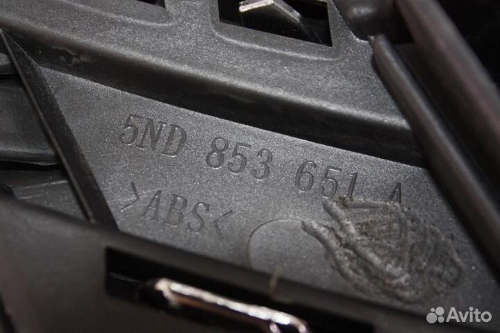 Решетка радиатора Volkswagen Tiguan 2011