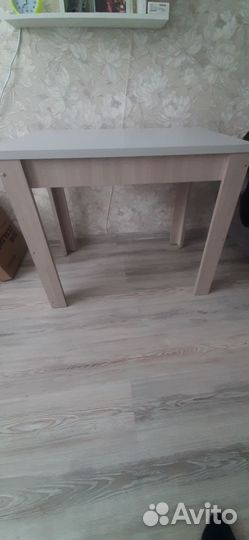 Кухонный стол