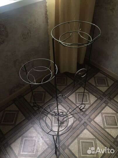 Подставка под цветы