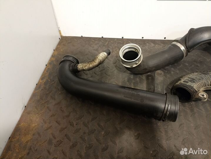 Патрубок интеркулера для VW Passat B6