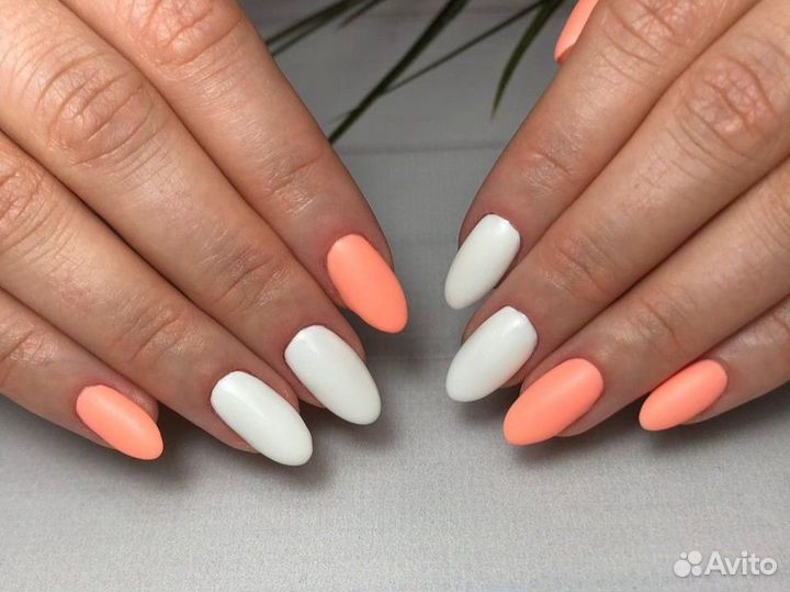 Модель на маникюр