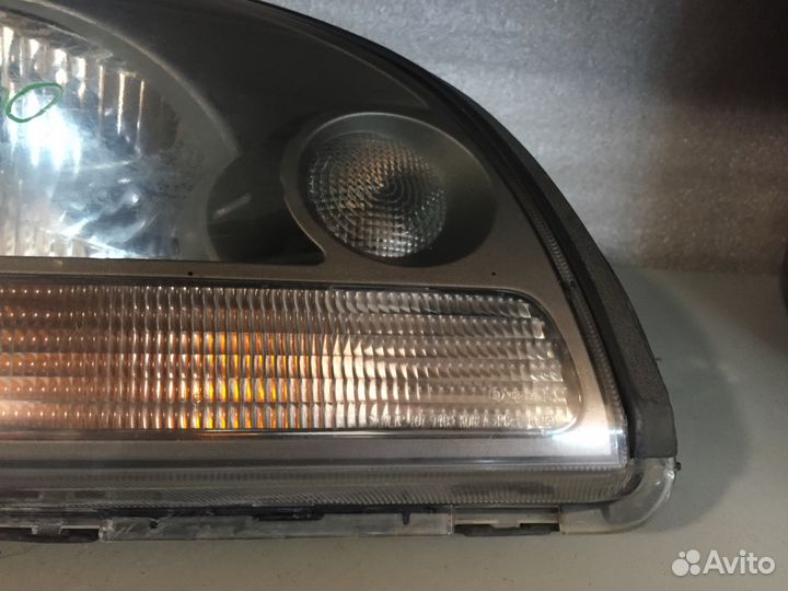 Фара правая битая Hyundai Tucson 2008