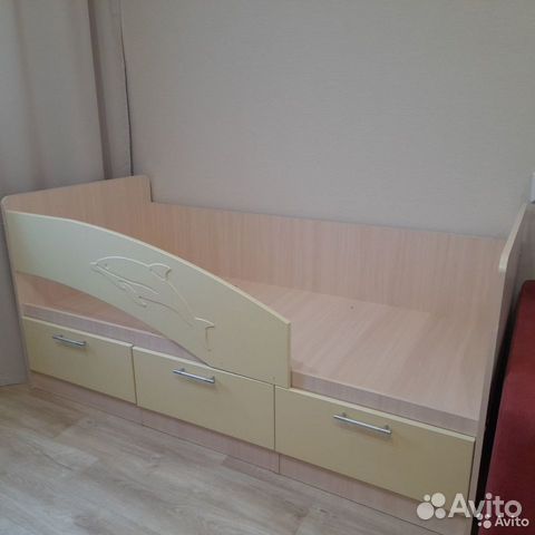 Детская кровать с дельфином