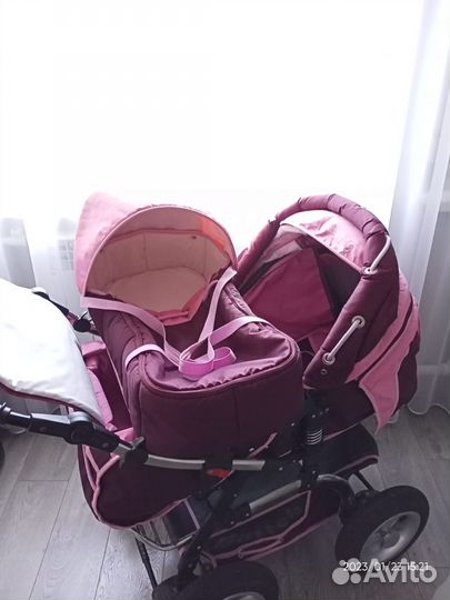 Детская коляска одна штука в наличии