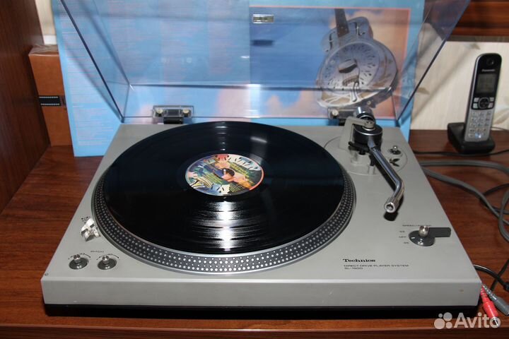 Проигрыватель винила Technics SL 1500