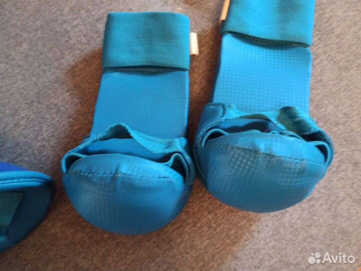 Футы и перчатки для каратэ