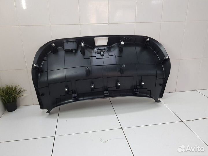 Обшивка крышки багажника (Jac J7)