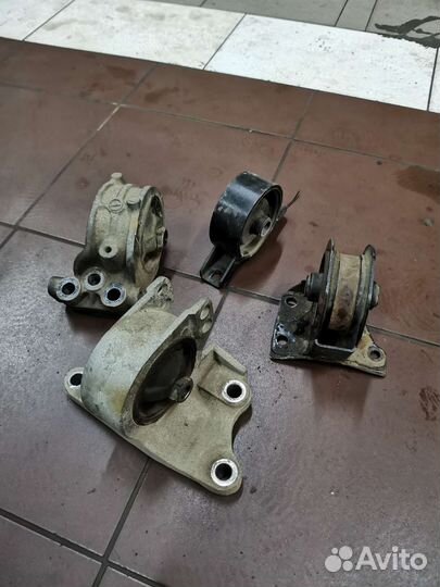 Подушки двигателя Mitsubishi Galant EA3A