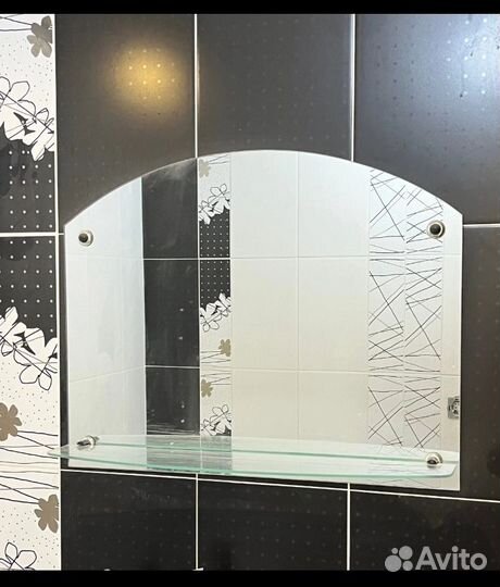 Зеркало в ванную с полочкой бу