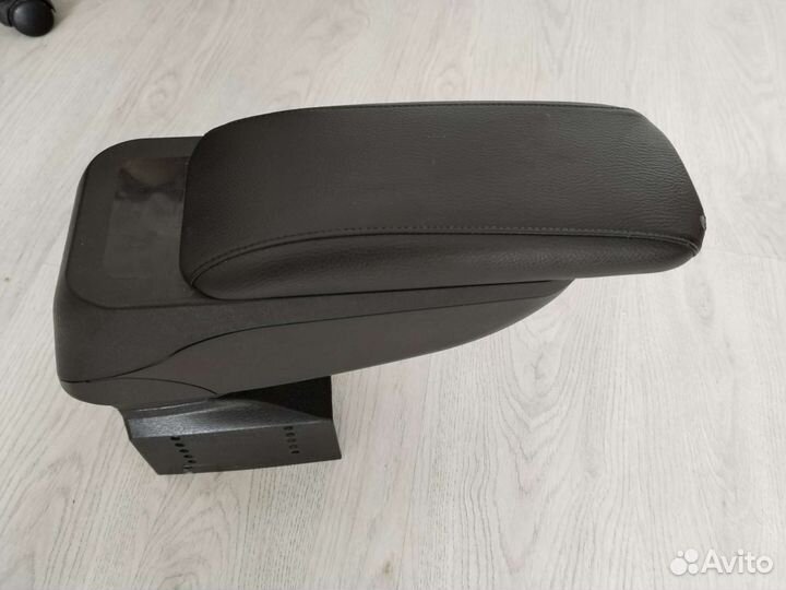 Подлокотник renault duster оригинал