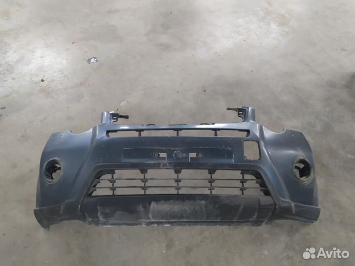 Передний бампер Nissan T-31