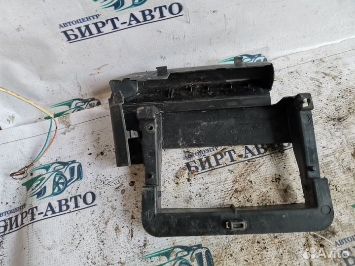 Крышка блока управления двигателем Renault Clio II