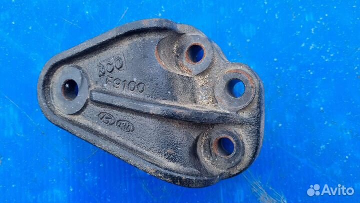 Кронштейн опоры двигателя правый Kia Rio 4 FB Рио