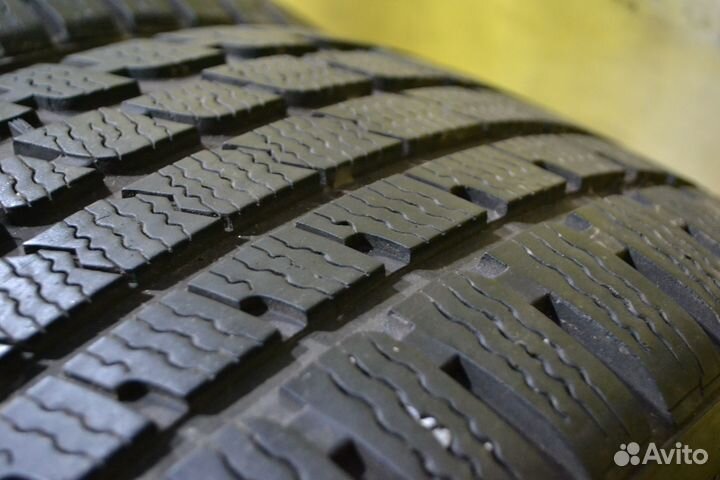 Kumho WinterCraft KW27 235/40 R18