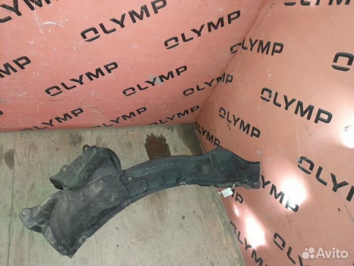 Подкрылок передний правый Nissan Elgrand AVE50