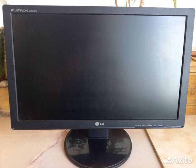 Монитор LG flatron 1942s