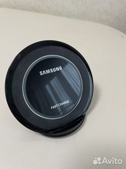 Беспроводная зарядка samsung fast charge