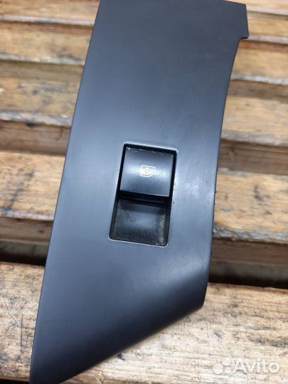 Блок управления стеклоподъемниками передней правой