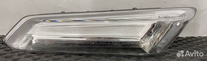 Поворотник левый Volvo FH5 84389663