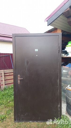 Продам входную дверь бу