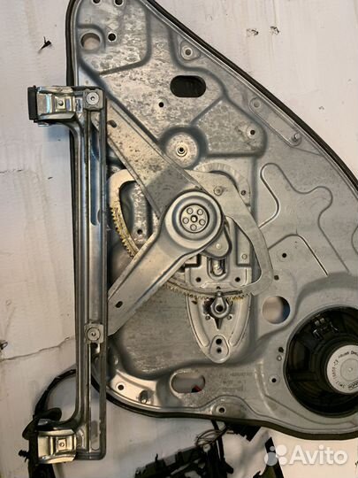 Стеклоподъёмник задней левой двери Ford Focus 2