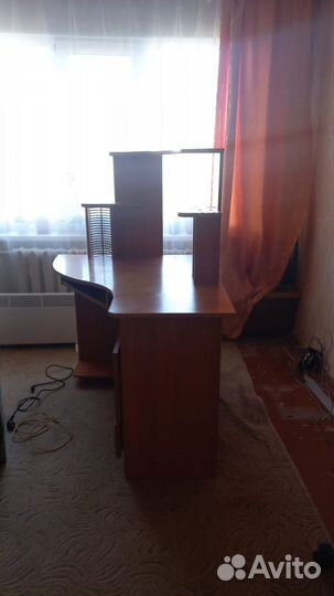 Компьютерный стол