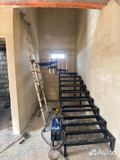 Металлокаркасы для лестниц