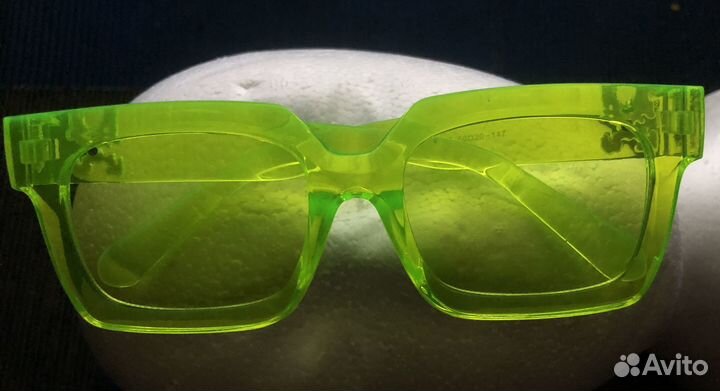 Off-White очки солнцезащитные зеленые