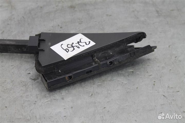 Направляющая стекла двери задняя правая Nissan Se