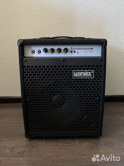 Басовый комбоусилитель Warwick BC 40(новый)