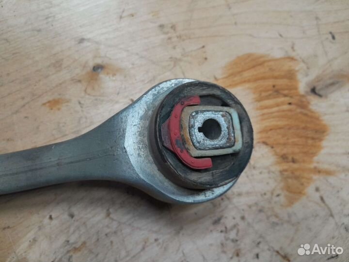 Рычаг правый Audi a6 c5 Ауди а6 ц5