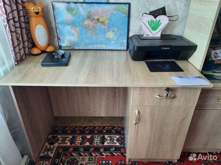 Письменный стол