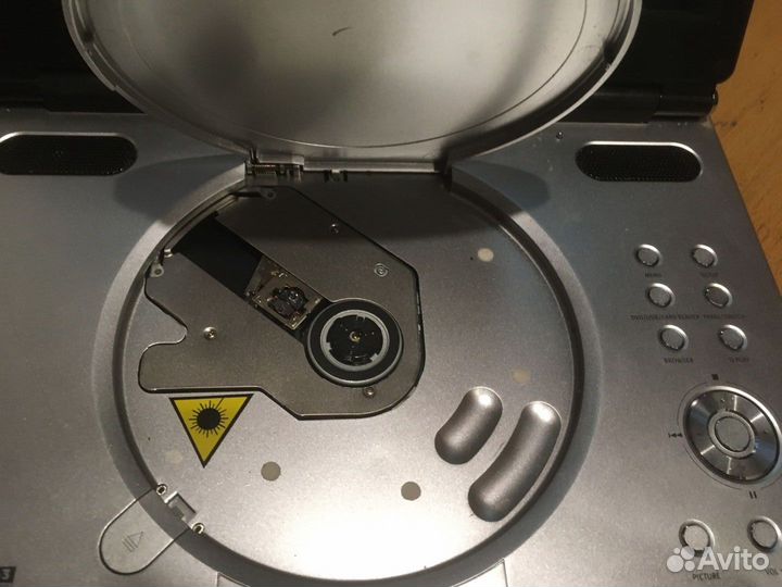 Портативный DVD-плеep BBK DL3103SI