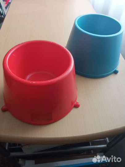 Миски, подставки для мисок, коврики