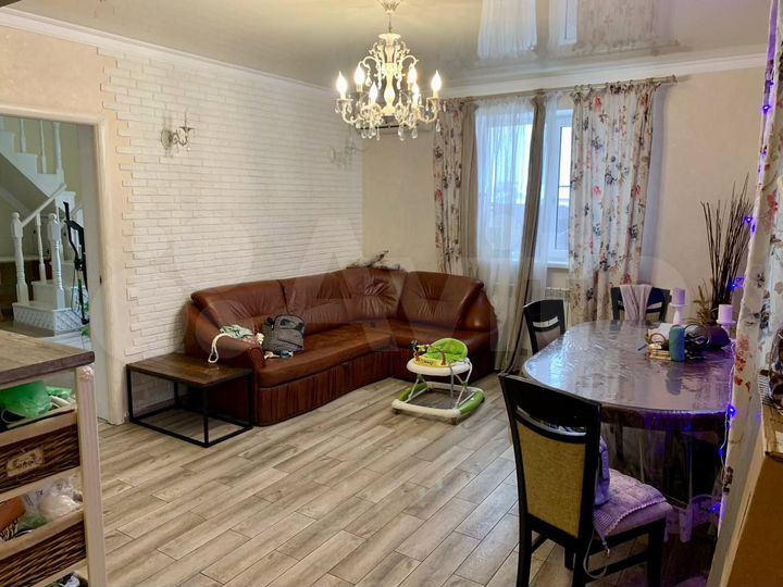 Таунхаус 180 м² на участке 4 сот.