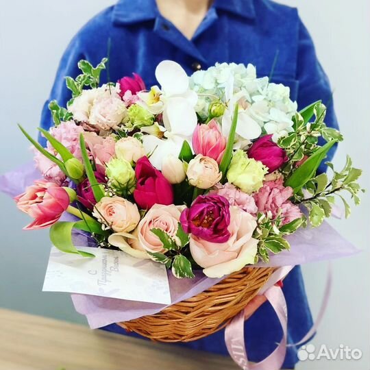 Цветы в корзине заказать