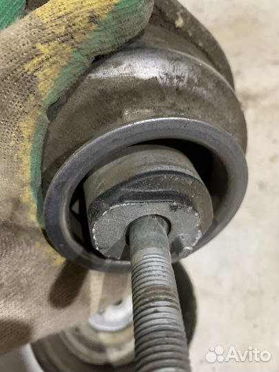 Опора двигателя Porsche Cayenne 955