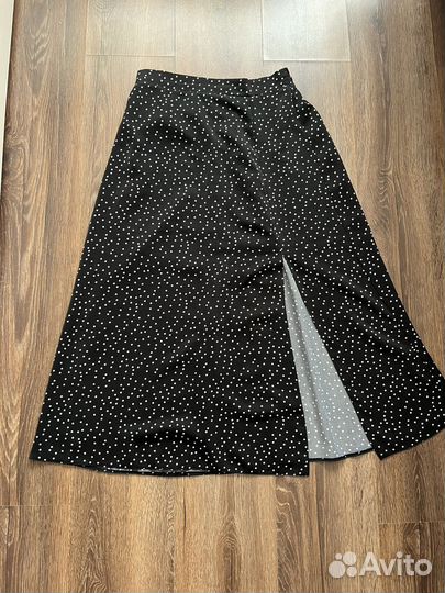 Юбка миди с разрезом